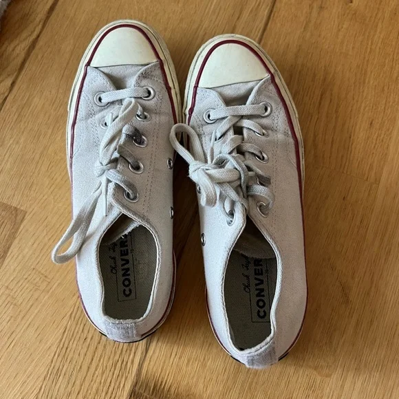 Converse Low Top, Retro Off White, Size 6 - Picture 4 of 6